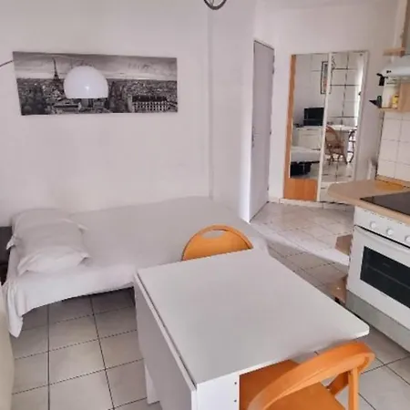 With View Near شقة