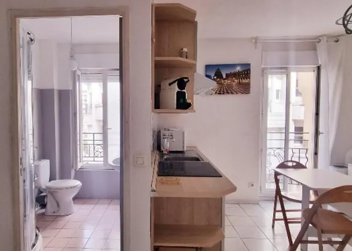 With View Near نيس